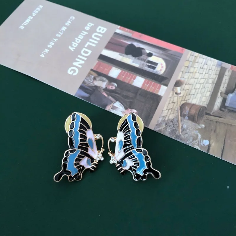 Mysterious Blue Silver Needle Earrings Oval Stud Earrings Butterfly Silver Needle Earrings Vintage Court Style Earrings
Mysterious Blue Silver Needle Earrings Oval Stud Earrings Butterfly Silver Needle Earrings Vintage Court Style Earrings
