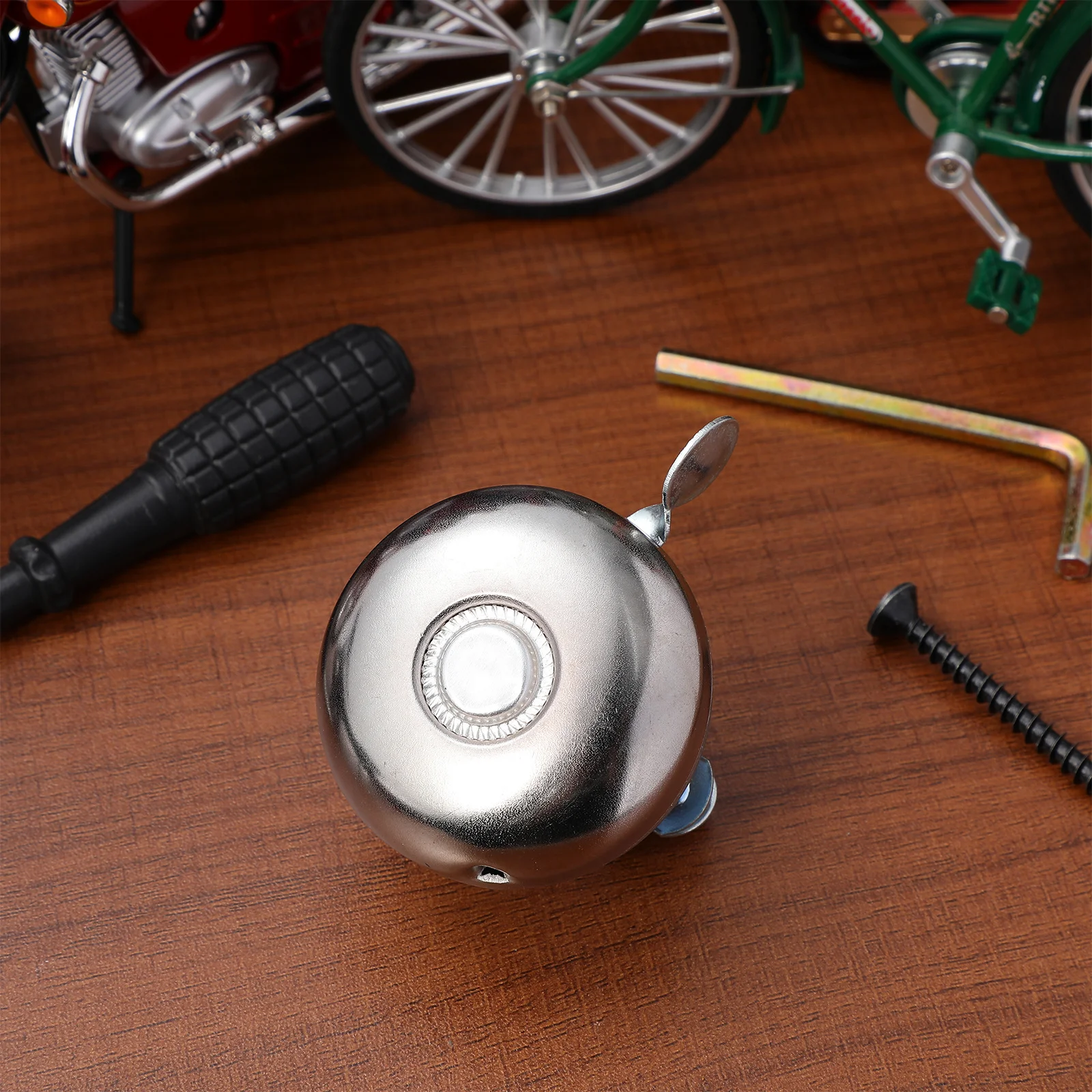 Retro Bike Bell Metal Durable Loud Clear Sound Mini Vintage Cycling Horn Bright Color 52mm Bike Bell Ring
Retro Bike Bell Metal Durable Loud Clear Sound Mini Vintage Cycling Horn Bright Color 52mm Bike Bell Ring