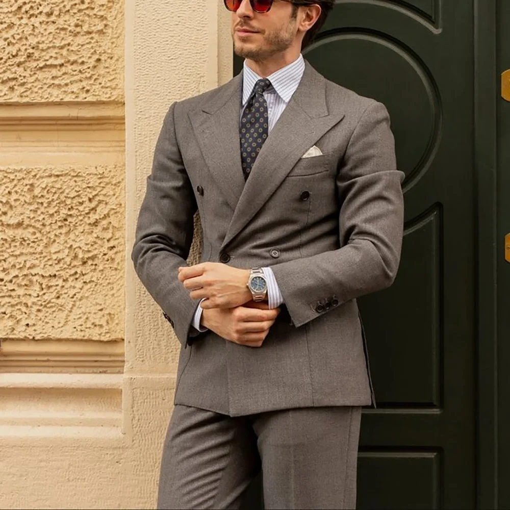 Grey Elegant Peaked Lapel Double Breasted Men Suits Wedding Formal Party Fashion Man Sets Banquet Sets 2 Pieces (Jacket+Pants)
Grey Elegant Peaked Lapel Double Breasted Men Suits Wedding Formal Party Fashion Man Sets Banquet Sets 2 Pieces (Jacket+Pants)