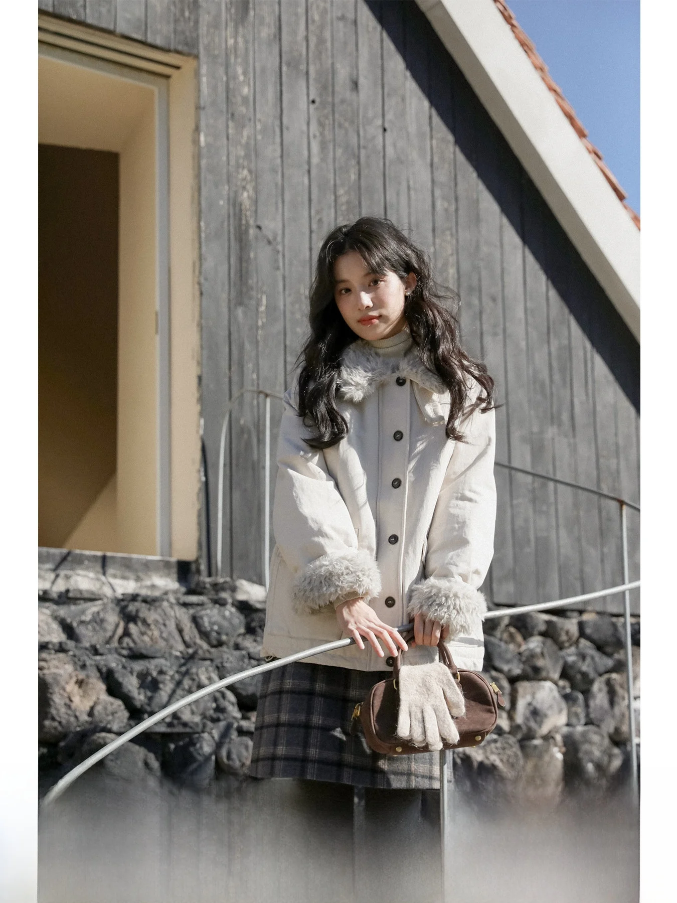 Женская парка с гусиным пухом, стеганая, теплая, утолщенная, с меховым воротником, прямого кроя, с длинными рукавами, на молнии
Женская парка с гусиным пухом, стеганая, теплая, утолщенная, с меховым воротником, прямого кроя, с длинными рукавами, на молнии