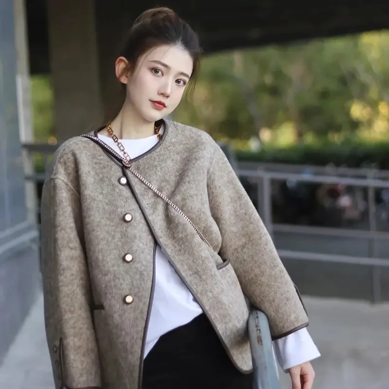 Korean Ladies Splicing Together Round Neck Tops Jacket Autumn Winter Female Loose Short Coat Fashion Women Long Sleeves Outwear
Korean Ladies Splicing Together Round Neck Tops Jacket Autumn Winter Female Loose Short Coat Fashion Women Long Sleeves Outwear