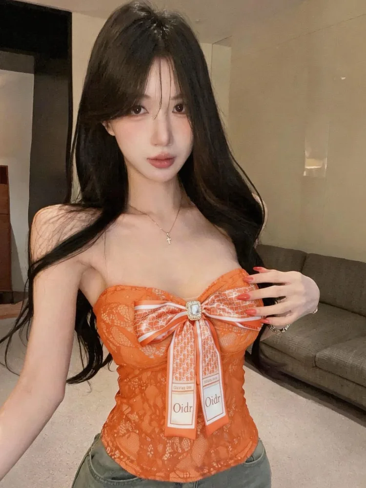 Sexy Lace Splice Knot Sleeveless Tube Top Women's Summer Shoulder Bared Slim Fit with Chest Pad Short Top
Sexy Lace Splice Knot Sleeveless Tube Top Women's Summer Shoulder Bared Slim Fit with Chest Pad Short Top