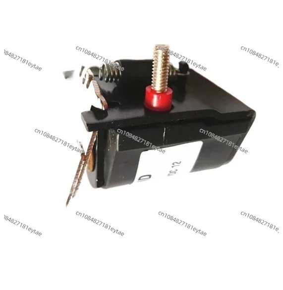 12V shut-off solenoid 26214 for injection pump 6.2 6.9
12V shut-off solenoid 26214 for injection pump 6.2 6.9