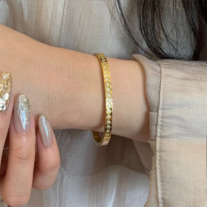 316L Stainless Steel Bangle Brand New Design Wristband For Women Man Waterproof Rhomboid Zircon Bracelet Jewelry Accessories
316L Stainless Steel Bangle Brand New Design Wristband For Women Man Waterproof Rhomboid Zircon Bracelet Jewelry Accessories