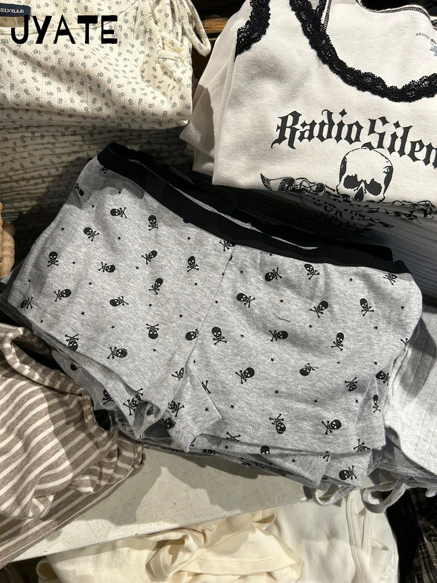 Harajuku лоскутные короткие брюки с принтом черепа, женские новые хлопковые повседневные тонкие пижамы, домашнее нижнее белье, винтажные шорты в консервативном стиле Y2K
Harajuku лоскутные короткие брюки с принтом черепа, женские новые хлопковые повседневные тонкие пижамы, домашнее нижнее белье, винтажные шорты в консервативном стиле Y2K