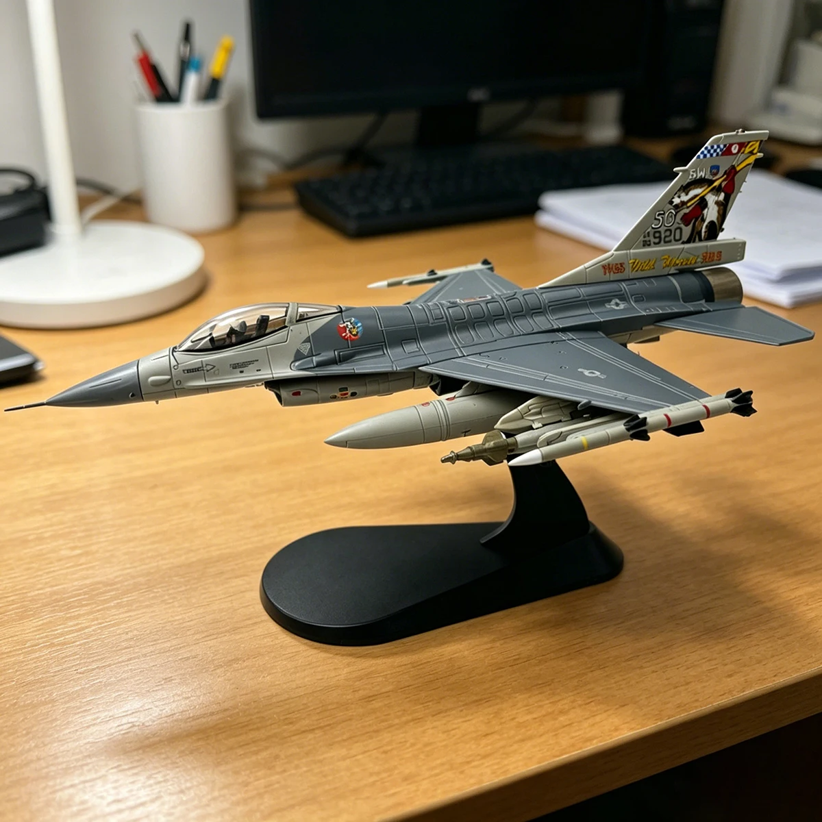 1/72 US F-16C Wild Weasel 50th Anniversary Edition F-16 Fighter Jet Finished Model Metal Finished Aircraft Desktop Display Decor
1/72 US F-16C Wild Weasel 50th Anniversary Edition F-16 Fighter Jet Finished Model Metal Finished Aircraft Desktop Display Decor