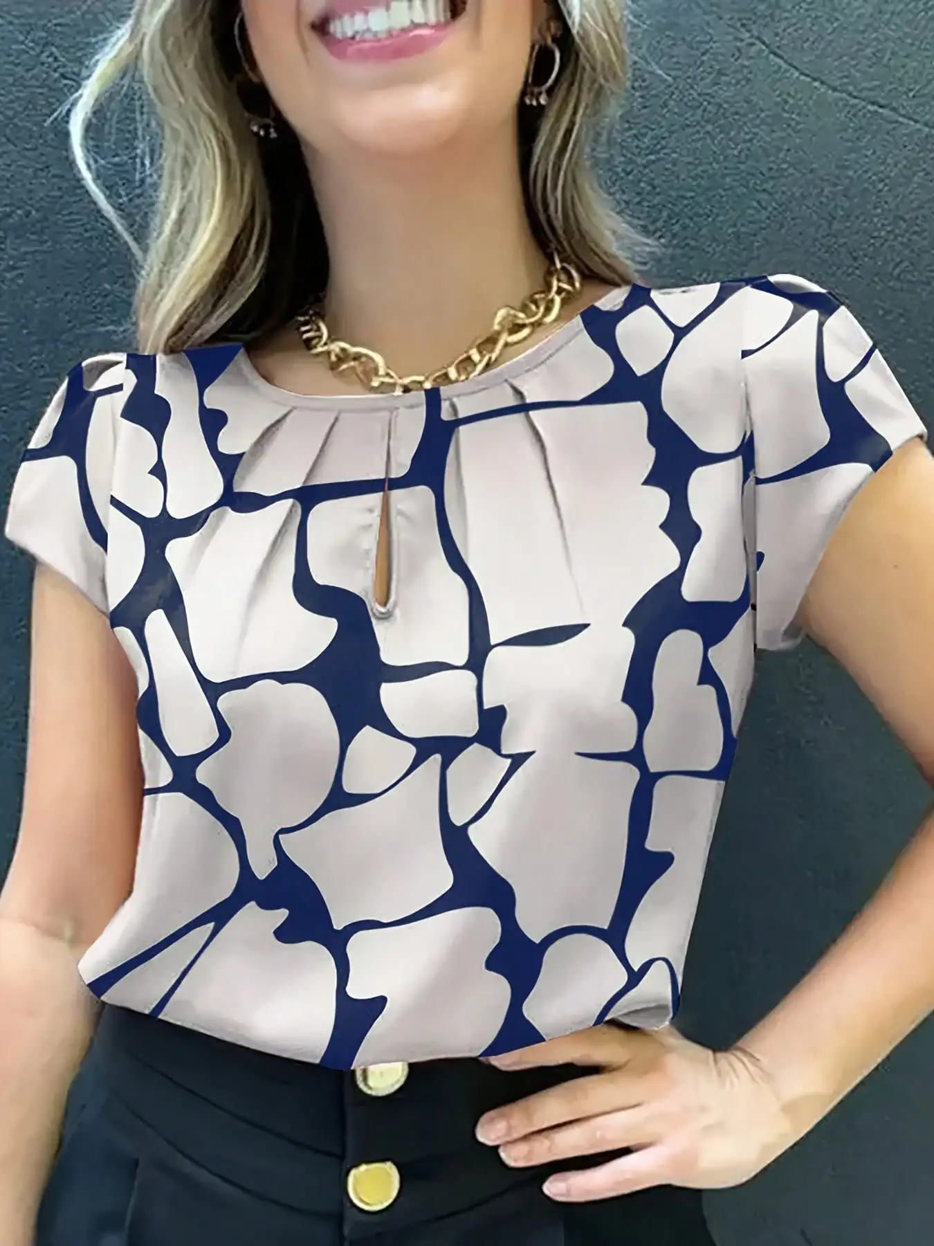 Women's Summer Casual Blouse with Abstract Print, Round Neck, Short Sleeve, Ruched Chest Detail
Women's Summer Casual Blouse with Abstract Print, Round Neck, Short Sleeve, Ruched Chest Detail