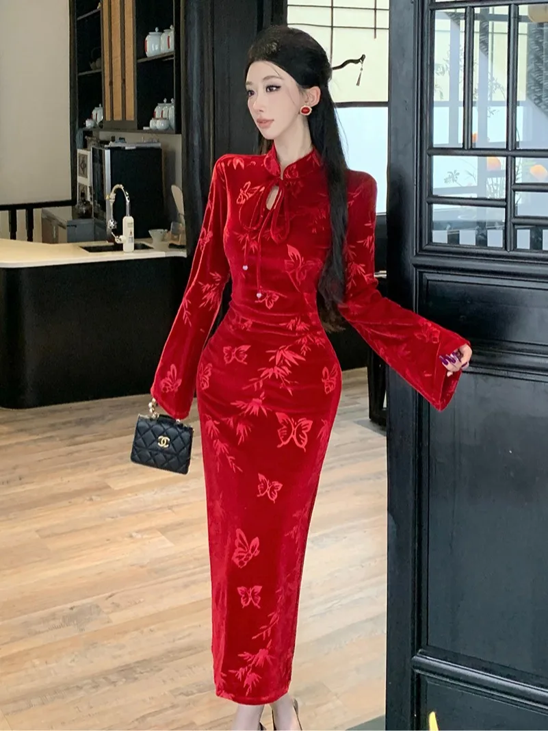 Red Velvet Floral Emed Long Sve Qipao Dr Sexy High Waist Autumn Winter Long Dr Floral Pattern Qipao Collar Velve...
Red Velvet Floral Emed Long Sve Qipao Dr Sexy High Waist Autumn Winter Long Dr Floral Pattern Qipao Collar Velve...
