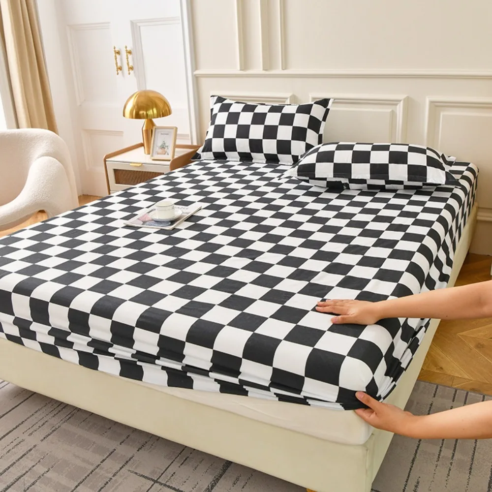 Checkered Pattern Fitted Bed Sheet All-inclusive Elastic Band Mattress Cover Washable Breathable Mattress Protector Dormitory
Checkered Pattern Fitted Bed Sheet All-inclusive Elastic Band Mattress Cover Washable Breathable Mattress Protector Dormitory