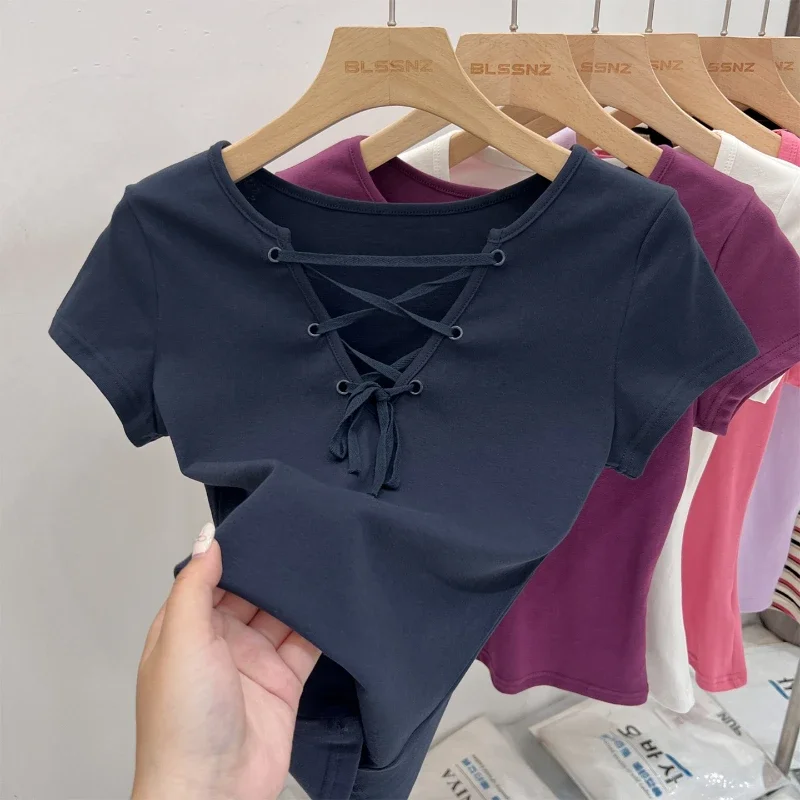 2025 Solid Slim Fit Short Sleeve Pullover Tee Vintage Cross Bandbage V-neck T-shirts Y2k Aesthetic Punk Casual Fashion Top
2025 Solid Slim Fit Short Sleeve Pullover Tee Vintage Cross Bandbage V-neck T-shirts Y2k Aesthetic Punk Casual Fashion Top