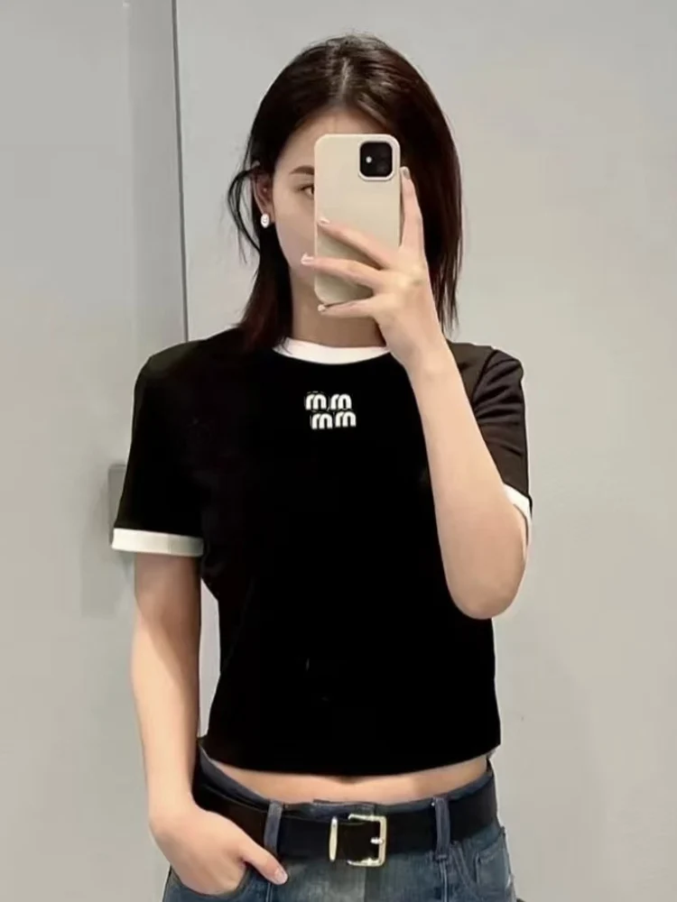 High-End Women's ort-Sved T-irt Embroidered Pure Cotton Miu Series Letter Stitching Summer Faion Casual Top
High-End Women's ort-Sved T-irt Embroidered Pure Cotton Miu Series Letter Stitching Summer Faion Casual Top