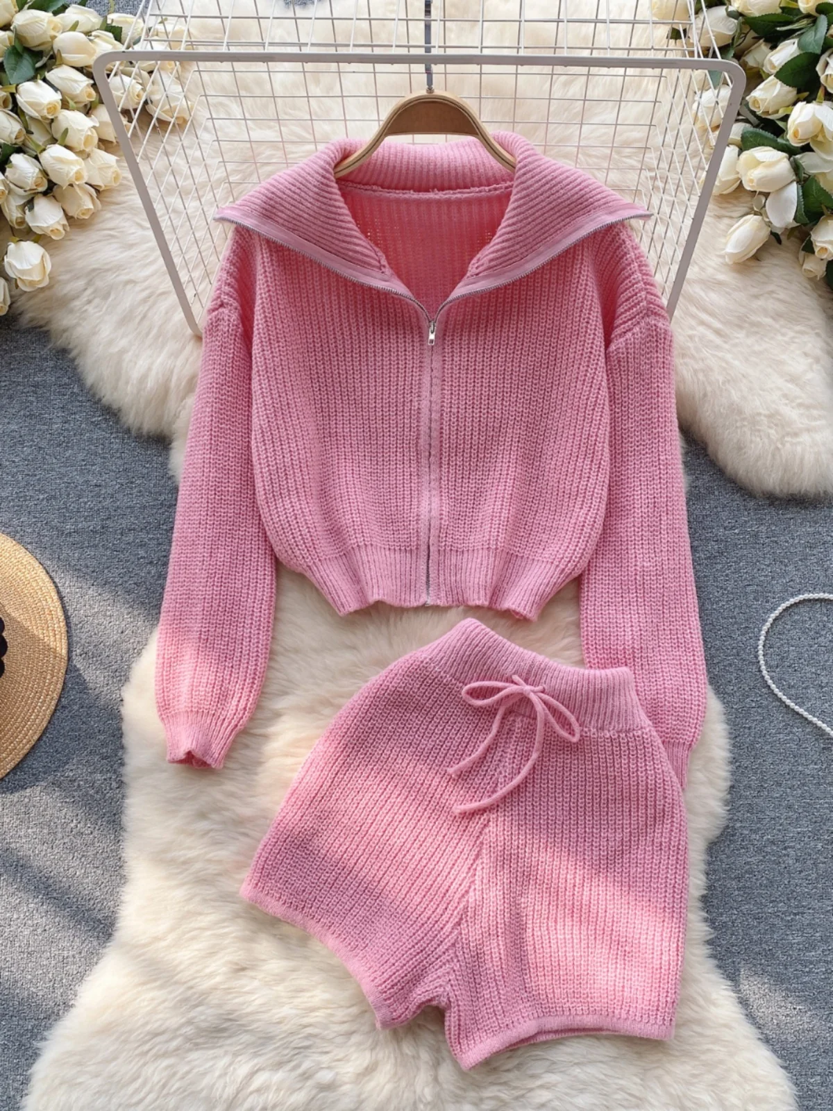 2023 Autumn Winter Knitted Sweater Coat And Wide Leg Shorts Set Women's Fashionable Two Piece Suit Popular Bloggers Outfit
2023 Autumn Winter Knitted Sweater Coat And Wide Leg Shorts Set Women's Fashionable Two Piece Suit Popular Bloggers Outfit