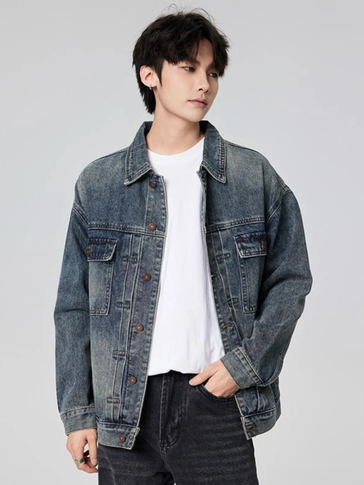 American Style Loose Fit Men's Denim Jacket Casual Versatile Spring Autumn Cotton Polyester Blend Windproof Long Sleeve Coat
American Style Loose Fit Men's Denim Jacket Casual Versatile Spring Autumn Cotton Polyester Blend Windproof Long Sleeve Coat