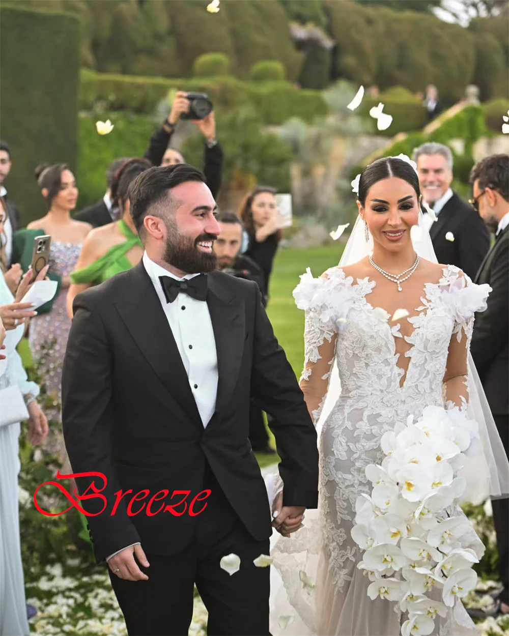 Customized Temperament White Tulle Wedding Dresses High Quality V-neck Long Sleeves Bridal Gowns Backless A-Line Dresses
Customized Temperament White Tulle Wedding Dresses High Quality V-neck Long Sleeves Bridal Gowns Backless A-Line Dresses