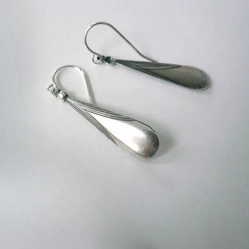 Vintage Waterdrop Earrings Geometric Creativity Silver Gold Color Dangle Earrings for Women Jewelry
Vintage Waterdrop Earrings Geometric Creativity Silver Gold Color Dangle Earrings for Women Jewelry
