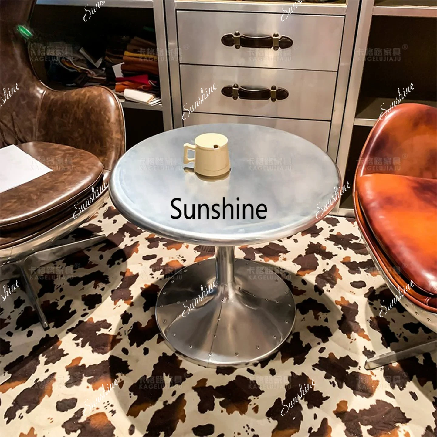 Medieval furniture special-shaped aluminum table small coffee table
Medieval furniture special-shaped aluminum table small coffee table