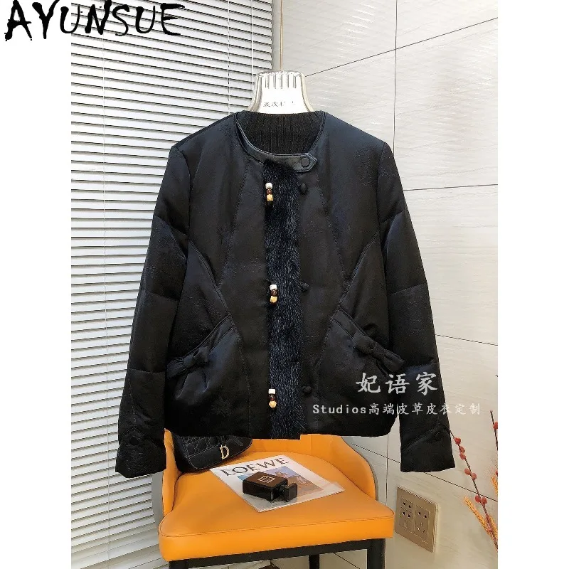 AYUNSUE White Goose Down Jacket Woman Chinese Style Short Outerwears Mink Fur Women Winter Coat High Quality Woman Clothes
AYUNSUE White Goose Down Jacket Woman Chinese Style Short Outerwears Mink Fur Women Winter Coat High Quality Woman Clothes