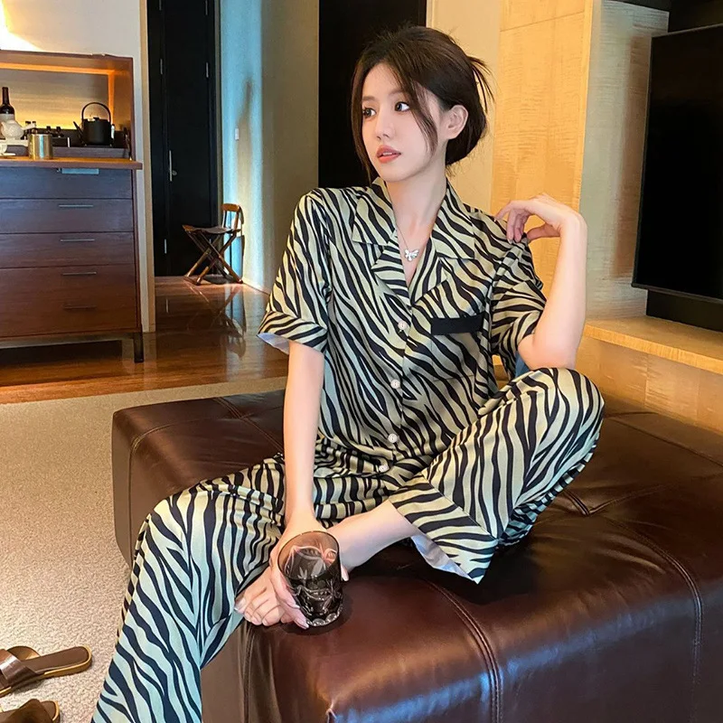 New Leopard Print Ice Silk Pajamas for Women, Short Sleeve and Long Pants, Summer Cardigan, Loose and Comfortable Homewear Set
New Leopard Print Ice Silk Pajamas for Women, Short Sleeve and Long Pants, Summer Cardigan, Loose and Comfortable Homewear Set