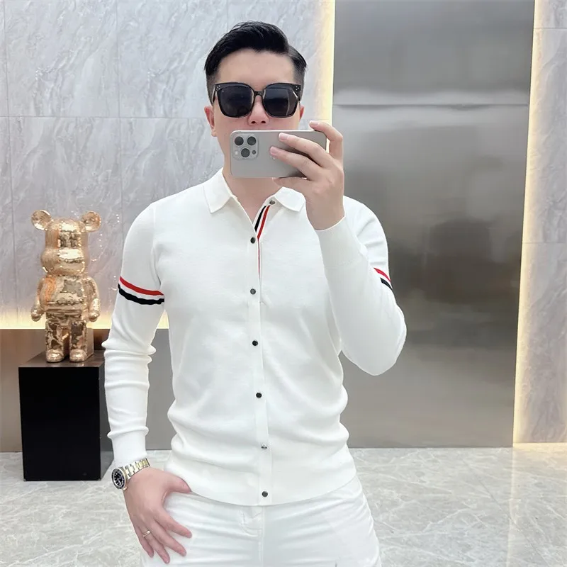 Модный вязаный длинный свитер-свеч для мужчин, простой полосатый отложной воротник, облегающий универсальный деловой повседневный свитер Autu...
Модный вязаный длинный свитер-свеч для мужчин, простой полосатый отложной воротник, облегающий универсальный деловой повседневный свитер Autu...