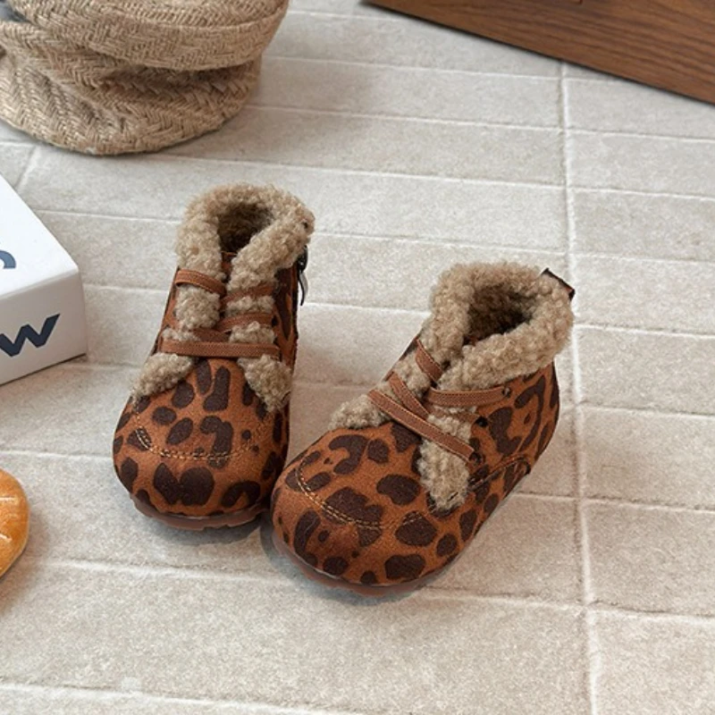 2025 Children Casual Cotton Boots for Girls Winter New Fashion Korean Style Soft Bottom Anti-slippery Versatile Outside Shoes
2025 Children Casual Cotton Boots for Girls Winter New Fashion Korean Style Soft Bottom Anti-slippery Versatile Outside Shoes