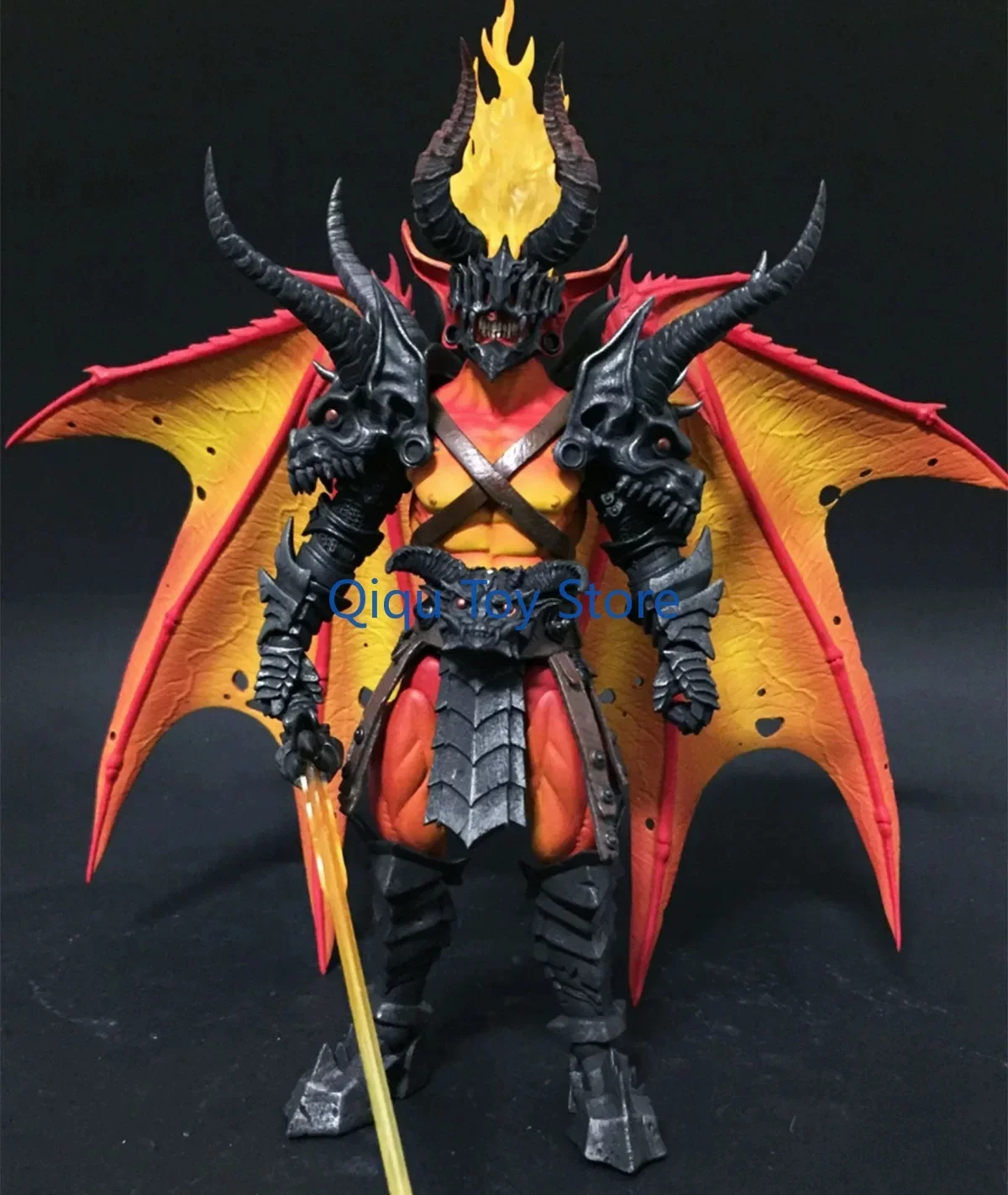 В наличии Четыре Рыцари Мифический Легион 7-дюймовая подвижная кукла модель пламени демон крылья демона
В наличии Четыре Рыцари Мифический Легион 7-дюймовая подвижная кукла модель пламени демон крылья демона