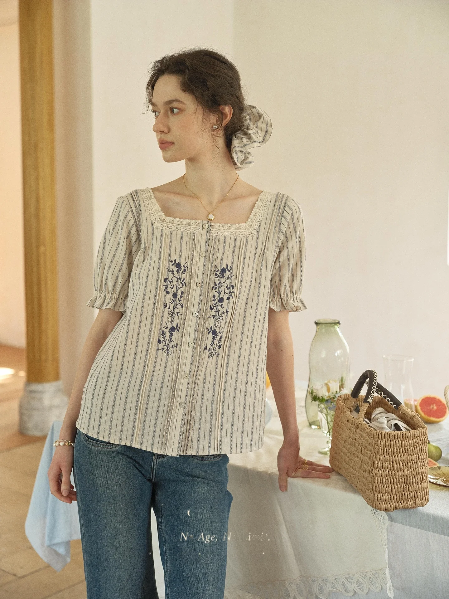 SimpleRetro French Style Pure Cotton Short Sleeve Shirt Women's Lace Decorated Striped Breathable Summer Shirt
SimpleRetro French Style Pure Cotton Short Sleeve Shirt Women's Lace Decorated Striped Breathable Summer Shirt