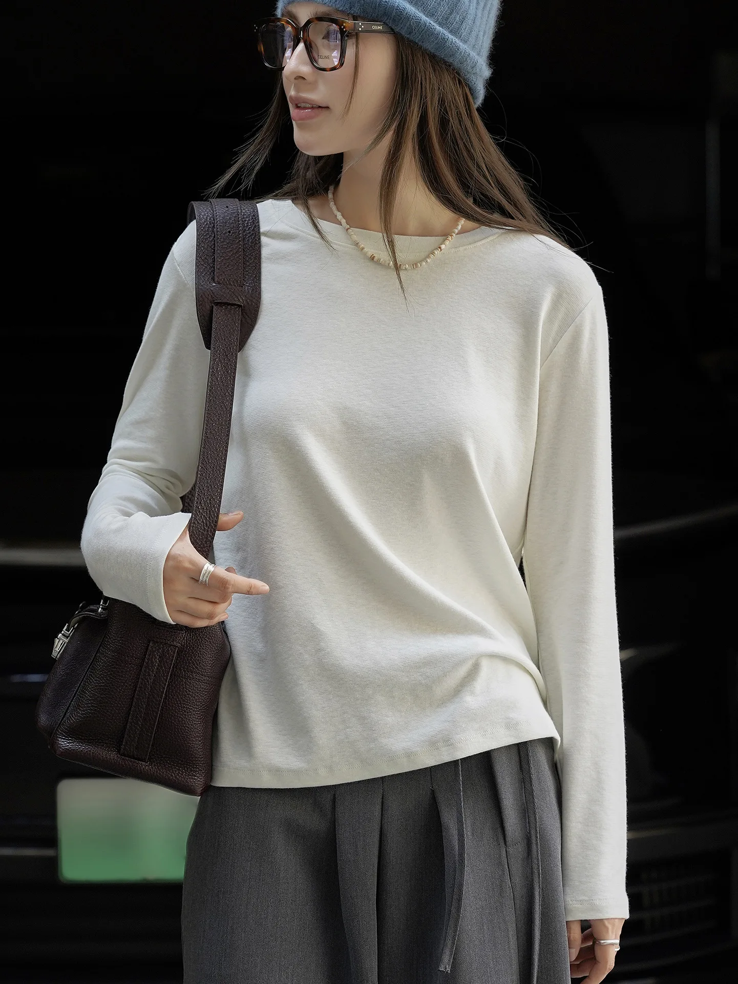 Casual style water shield round neck long sleeved T-shirt, simple basic and comfortable top for women
Casual style water shield round neck long sleeved T-shirt, simple basic and comfortable top for women
