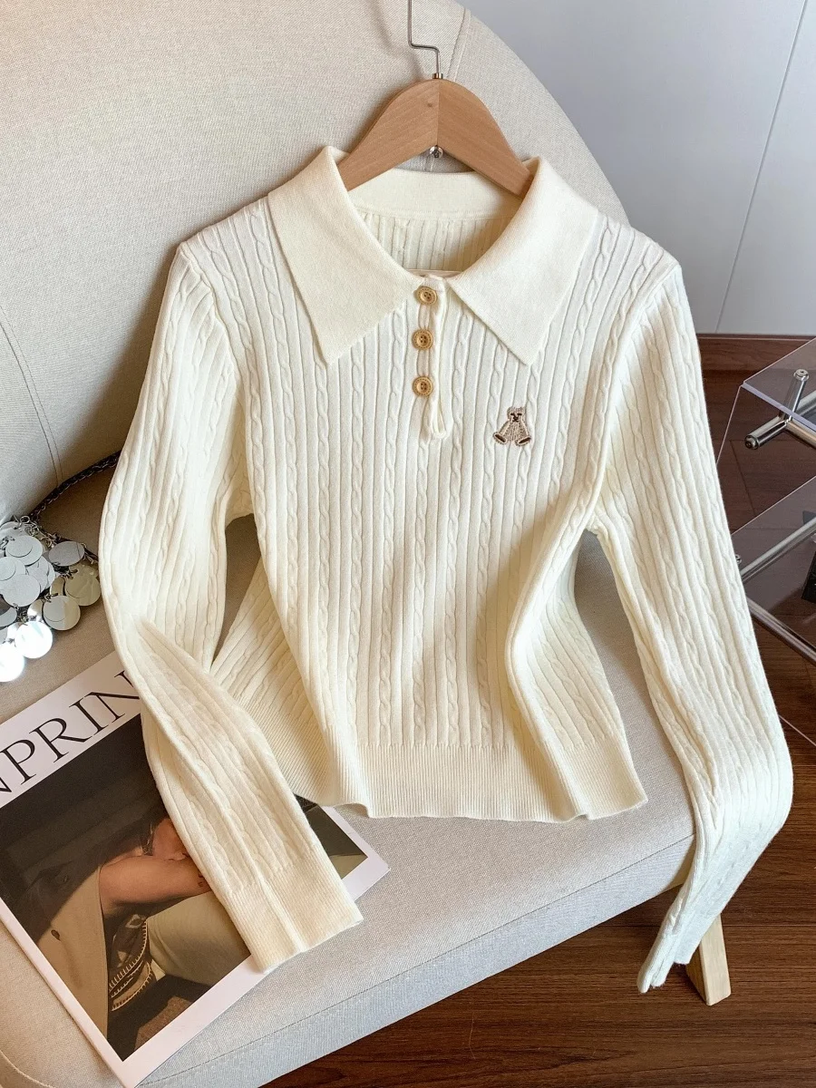 White Bear Knitted Neck Sweater Women's Style 2026 Korean Spring Autumn College Fashion High-End Feeling Top
White Bear Knitted Neck Sweater Women's Style 2026 Korean Spring Autumn College Fashion High-End Feeling Top