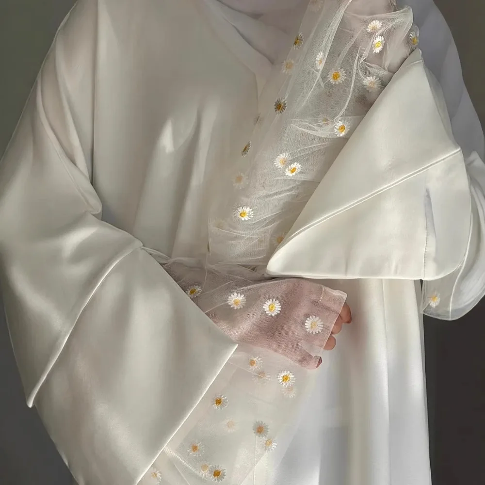 Muslim Women White Lace Maxi Dress Dubai Abaya Turkey Kaftan Kebaya Caftan Marocain Femme Robe Islam Jalabiya Vestidos Ramadan
Muslim Women White Lace Maxi Dress Dubai Abaya Turkey Kaftan Kebaya Caftan Marocain Femme Robe Islam Jalabiya Vestidos Ramadan