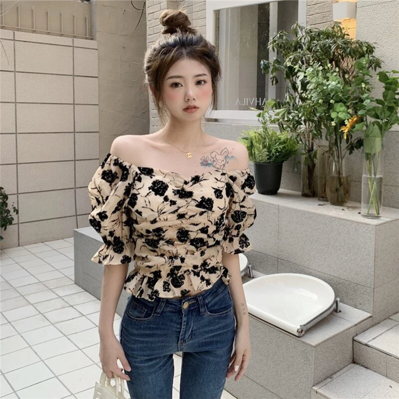 Блузка женская с квадратным воротником и цветочным принтом, шикарная, с высокой талией, укороченные, с пышными рукавами, универсальная, корейская, модная, милая, пикантная, для девочек, летняя, облегающая
Блузка женская с квадратным воротником и цветочным принтом, шикарная, с высокой талией, укороченные, с пышными рукавами, универсальная, корейская, модная, милая, пикантная, для девочек, летняя, облегающая