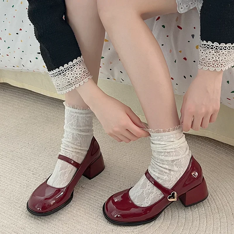 French Casual Red Simple Thick Heel Small Leather Shoe Women's 2025 New Spring and Autumn Retro Skirt Mary Jane Single Shoes
French Casual Red Simple Thick Heel Small Leather Shoe Women's 2025 New Spring and Autumn Retro Skirt Mary Jane Single Shoes