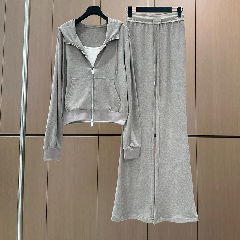 Высококачественные женские комплекты из трех предметов с принтом: толстовка с капюшоном на двойной молнии + жилет, топ с бретельками + брюки на шнуровке 251001111
Высококачественные женские комплекты из трех предметов с принтом: толстовка с капюшоном на двойной молнии + жилет, топ с бретельками + брюки на шнуровке 251001111