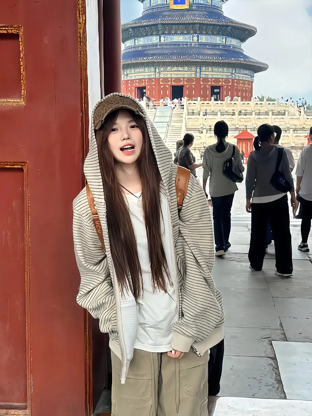 Женская толстовка-кардиган на молнии цвета хаки в полоску, осенняя, в американском стиле, повседневная, с капюшоном, в университетском стиле
Женская толстовка-кардиган на молнии цвета хаки в полоску, осенняя, в американском стиле, повседневная, с капюшоном, в университетском стиле