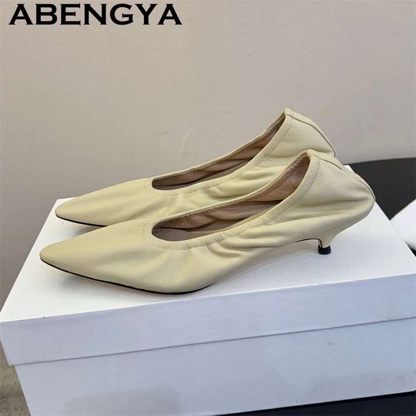 New Genuine Leather High Heel Shoes Women Pointy Toe Slip On Pumps Female Summer Sexy Mid Heels Elegant Dress Shoes Mujer
New Genuine Leather High Heel Shoes Women Pointy Toe Slip On Pumps Female Summer Sexy Mid Heels Elegant Dress Shoes Mujer