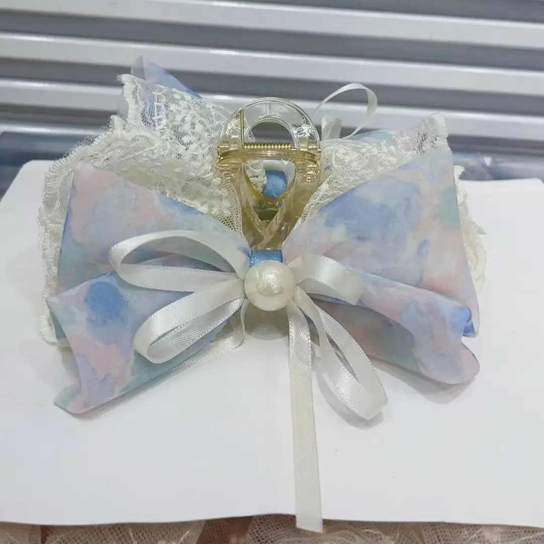 Новая заколка для волос с сине-белым кружевным бантом, в корейском стиле, французская элегантность и свежесть, универсальная заколка для женщин на все сезоны
Новая заколка для волос с сине-белым кружевным бантом, в корейском стиле, французская элегантность и свежесть, универсальная заколка для женщин на все сезоны