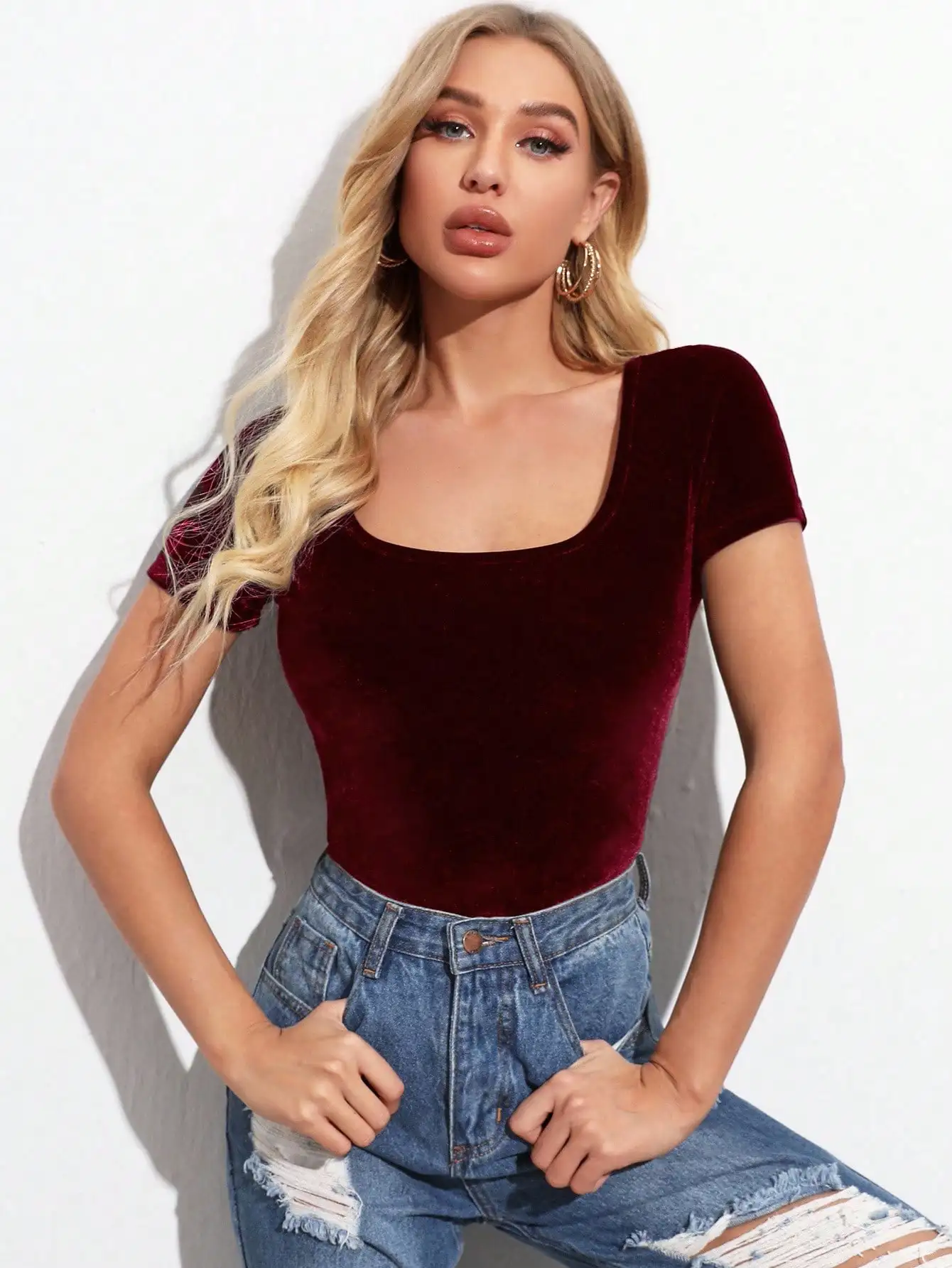 Футболка Firerie Casual однотонная приталенная с коротким рукавом
Футболка Firerie Casual однотонная приталенная с коротким рукавом