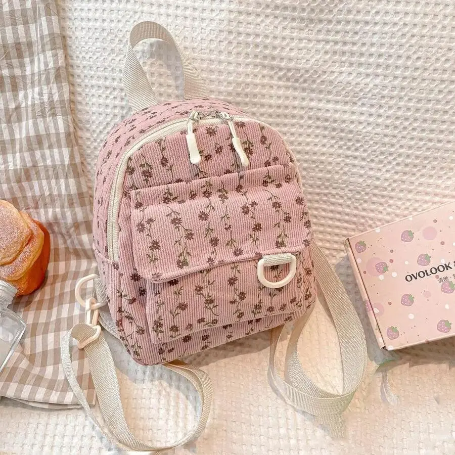 Милый и повседневный мини-рюкзак из вельвета с небольшим цветочным узором, легкий и идеально подходящий для повседневного использования, школы или путешествий.
Милый и повседневный мини-рюкзак из вельвета с небольшим цветочным узором, легкий и идеально подходящий для повседневного использования, школы или путешествий.