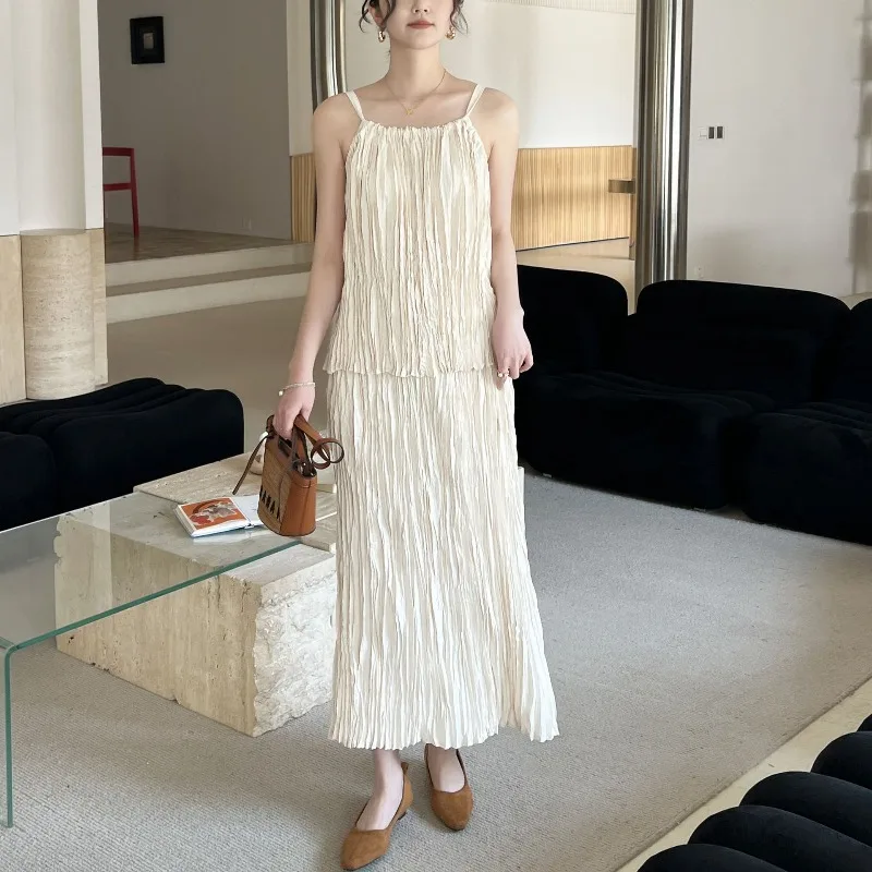 Miyake Pleated Strap Skirt Set Plisse Women 2026 Summer High-End Handmade Ruffled T-Shirt + Loose Plus Size Skirt Women Clothing
Miyake Pleated Strap Skirt Set Plisse Women 2026 Summer High-End Handmade Ruffled T-Shirt + Loose Plus Size Skirt Women Clothing