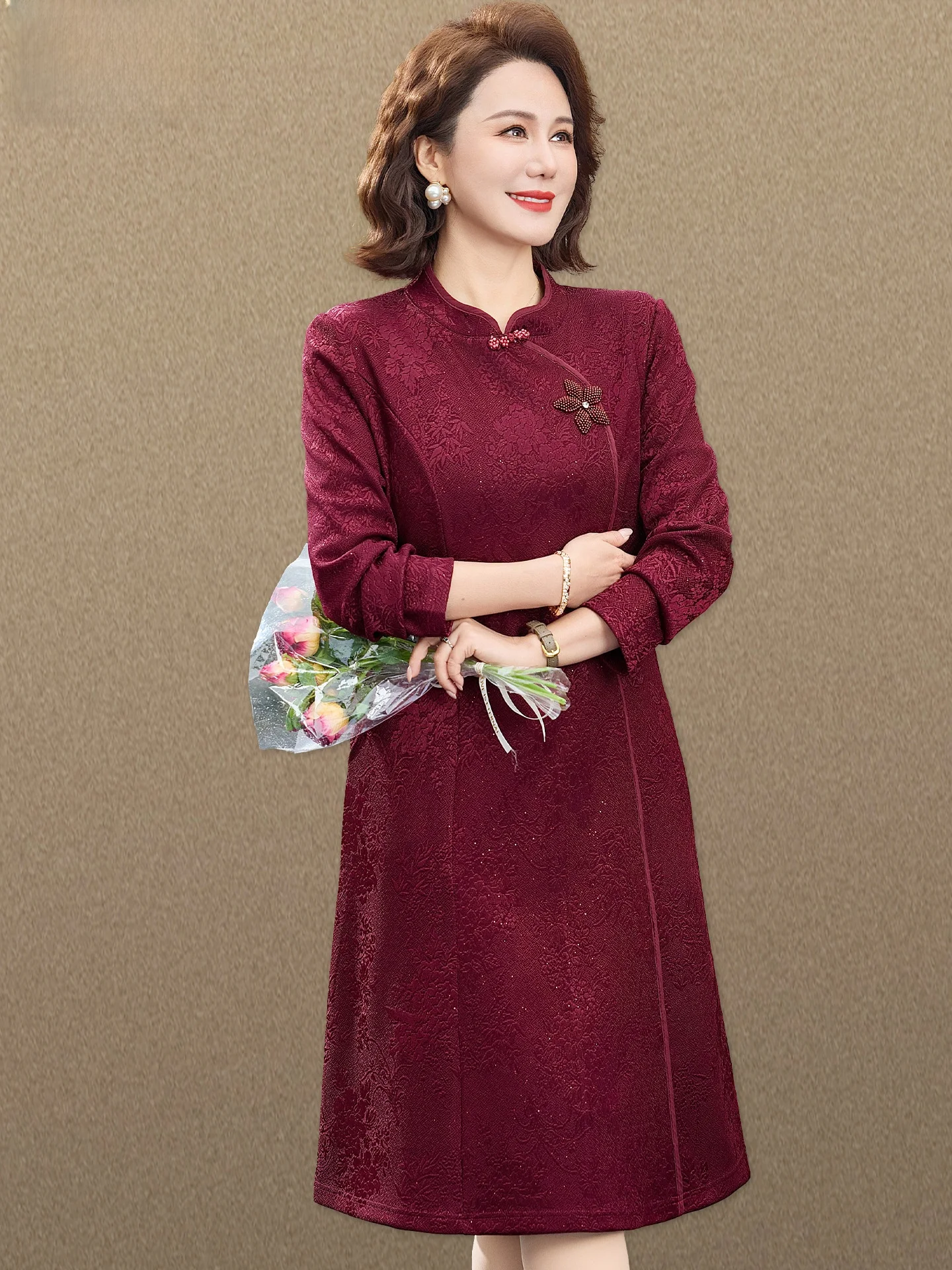 Elegant Mid-aged Women's Wedding Dress Spring Autumn Long Sleeve Polyester Fiber Frock for Mother-in-law High-end Fashion
Elegant Mid-aged Women's Wedding Dress Spring Autumn Long Sleeve Polyester Fiber Frock for Mother-in-law High-end Fashion
