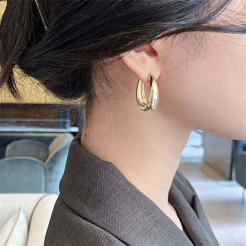 Hot Sale Fashion Oval Metal Drop Earrings For Woman Vintage Hoop Earring Trend Classic Party Wedding Pendant Jewelry Gift
Hot Sale Fashion Oval Metal Drop Earrings For Woman Vintage Hoop Earring Trend Classic Party Wedding Pendant Jewelry Gift