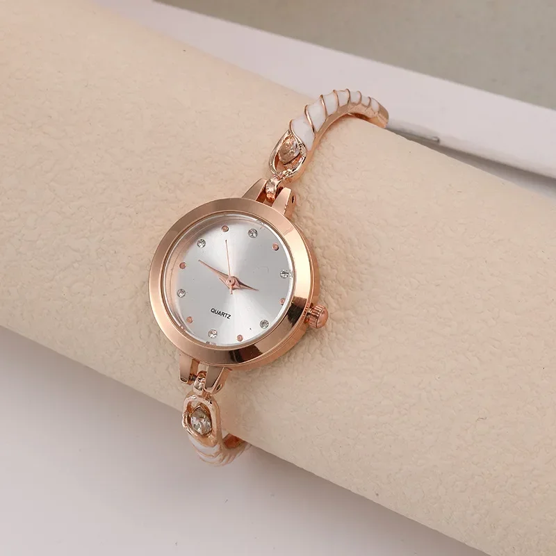 Women Watches Small Gold Bracelet Watch Stainless Steel Retro Ladies Quartz Wristwatch Clock Fashion Dress Relogios Feminino
Women Watches Small Gold Bracelet Watch Stainless Steel Retro Ladies Quartz Wristwatch Clock Fashion Dress Relogios Feminino