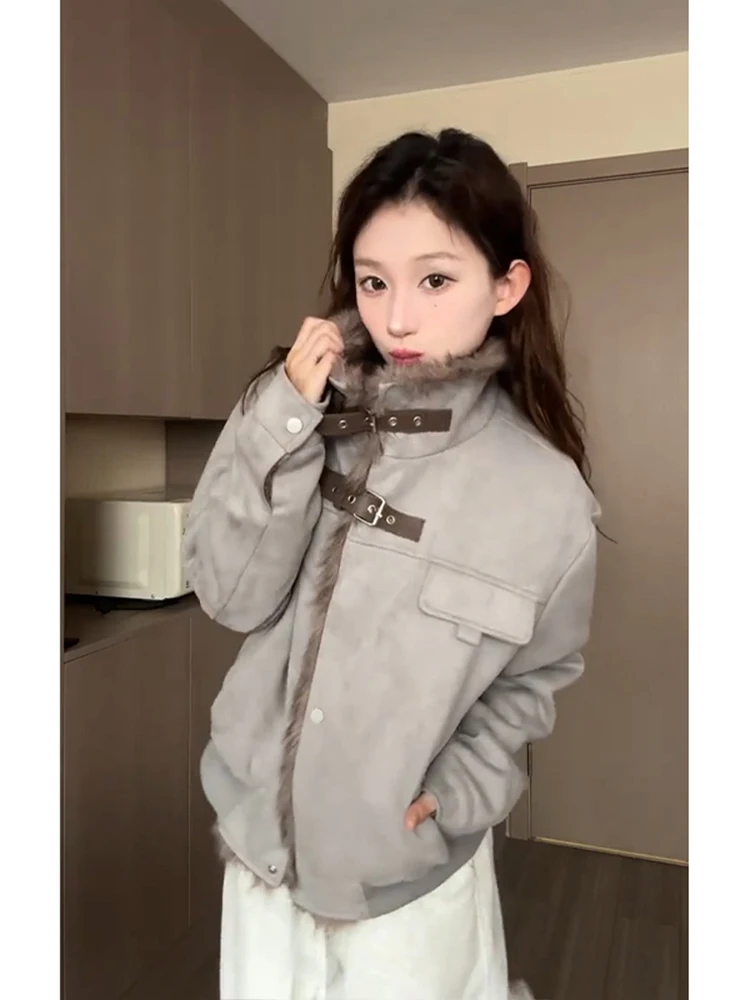 Мужская утепленная зимняя куртка-жилет из замши с воротником-стойкой в американском стиле, на флисовой подкладке, морозостойкая, для мотоциклистов
Мужская утепленная зимняя куртка-жилет из замши с воротником-стойкой в американском стиле, на флисовой подкладке, морозостойкая, для мотоциклистов