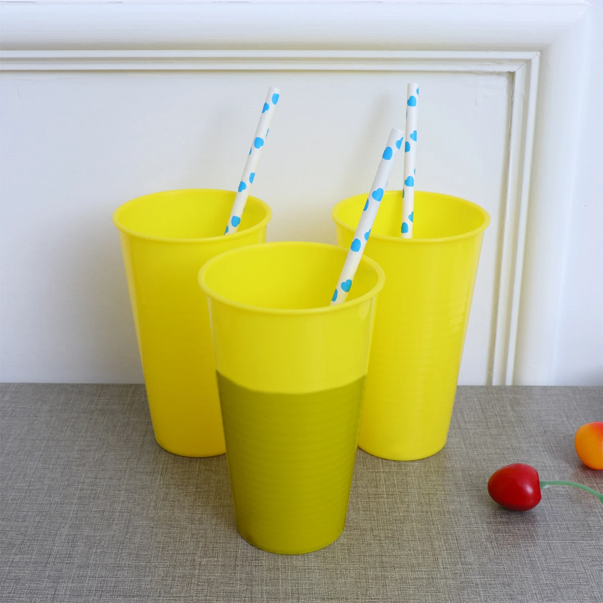 12 Pcs Non -slip Juice Cup Beverage Cups Beer Drinking Non-slip Holiday Party Tableware Yellow
12 Pcs Non -slip Juice Cup Beverage Cups Beer Drinking Non-slip Holiday Party Tableware Yellow