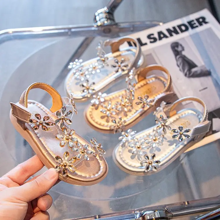 New Childrens Shoes Pearl Rhinestones Shining Spring Kids Princess Shoes Baby Girls Shoes for Party and Wedding Shoes Size 21-36
New Childrens Shoes Pearl Rhinestones Shining Spring Kids Princess Shoes Baby Girls Shoes for Party and Wedding Shoes Size 21-36
