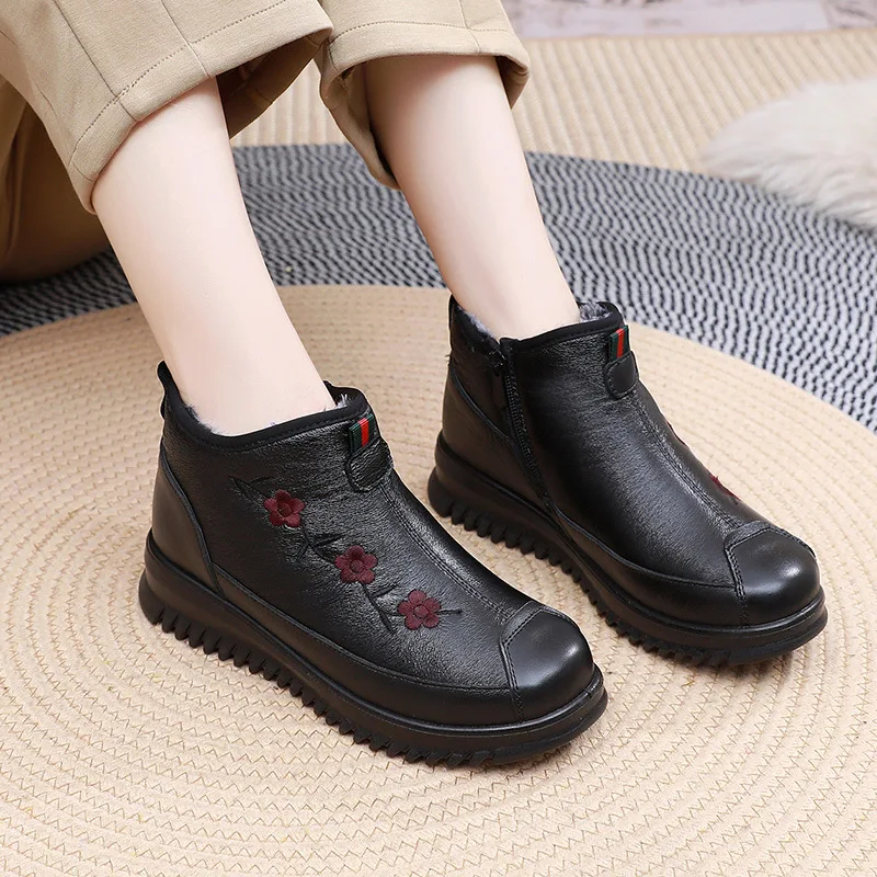 Black Leather Winter Ankle Boots For Women With Floral Embroidery Plush Lining Round Toe Non Slip Thick Sole Comfortable Casual
Black Leather Winter Ankle Boots For Women With Floral Embroidery Plush Lining Round Toe Non Slip Thick Sole Comfortable Casual