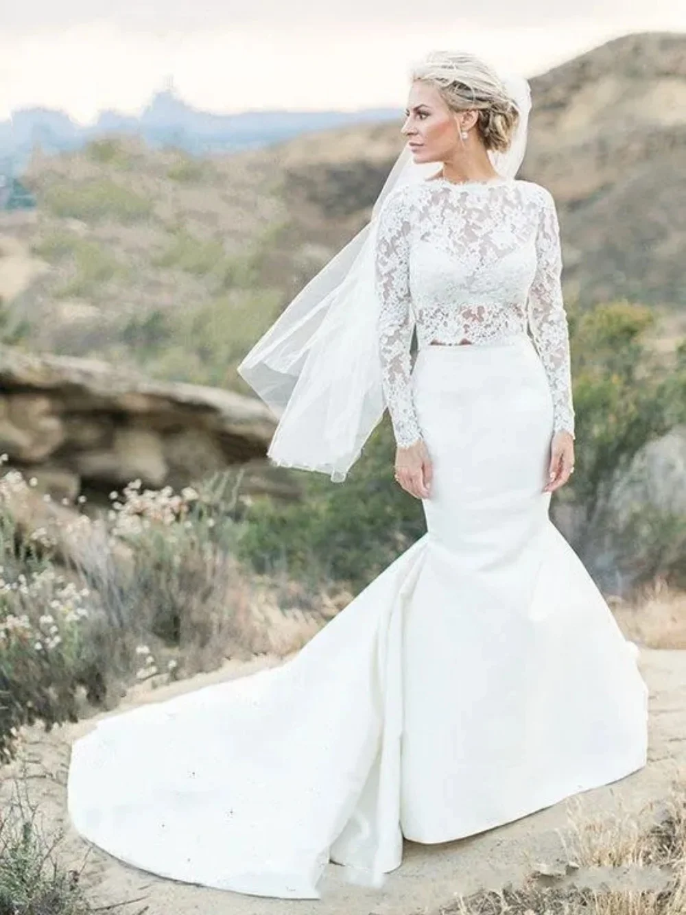 Classic White Lace Wedding Dress Satin Mermaid Custom Made Floor-Length Bridal Gown Vestidos De Novia 2024 New Women Party Dress
Classic White Lace Wedding Dress Satin Mermaid Custom Made Floor-Length Bridal Gown Vestidos De Novia 2024 New Women Party Dress