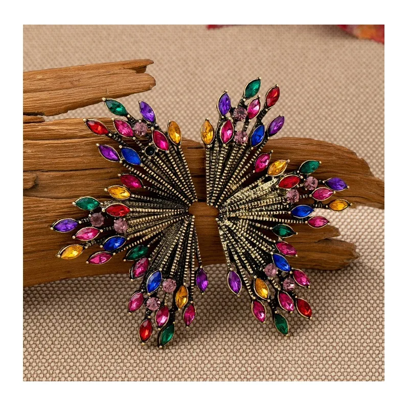 Retro Court Style Colored Gemstone Earrings Exaggerated Fan-shaped Peacock Plume Earrings Banquet Catwalk Personality Women
Retro Court Style Colored Gemstone Earrings Exaggerated Fan-shaped Peacock Plume Earrings Banquet Catwalk Personality Women