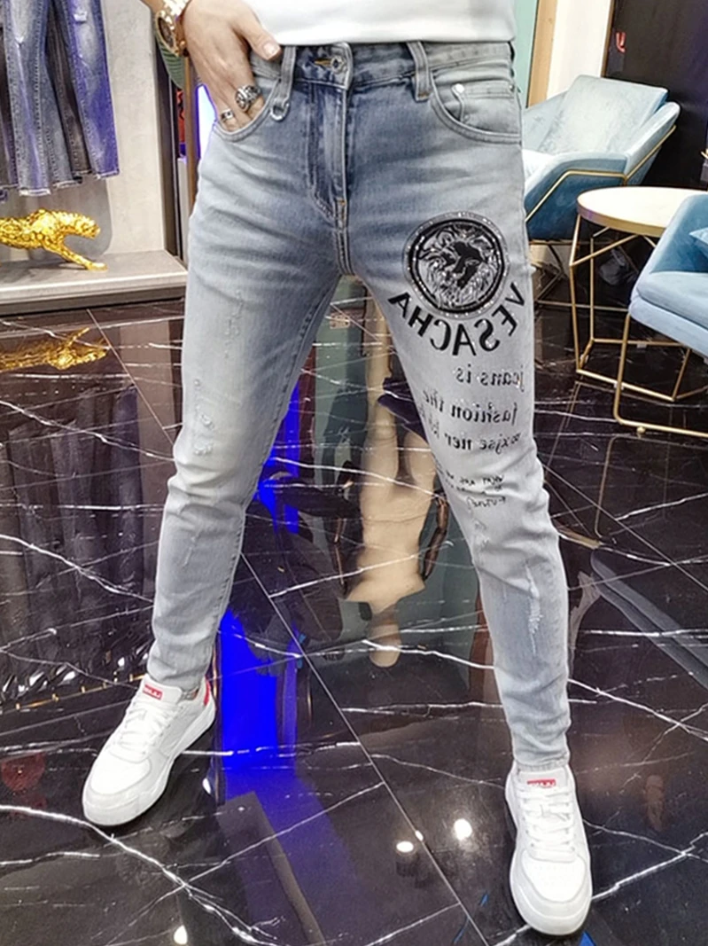 Slim Fit Summer Thin Light Color Station Tide Jeans Men's Faionable Printed Diamond Waed Casual Long Pants Youth Trend
Slim Fit Summer Thin Light Color Station Tide Jeans Men's Faionable Printed Diamond Waed Casual Long Pants Youth Trend
