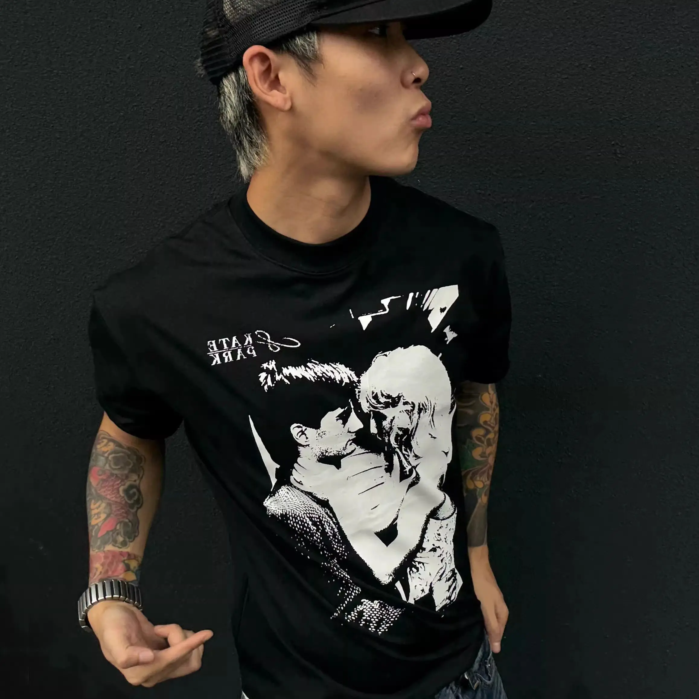 Rose Lovers American Style Retro Summer New Short Sleeve Characters Printed Loose T-Shirt Casual Street Couple Top
Rose Lovers American Style Retro Summer New Short Sleeve Characters Printed Loose T-Shirt Casual Street Couple Top