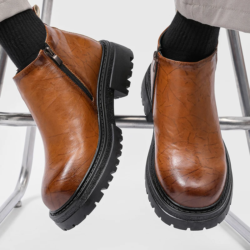 Men's Business Boots Gentleman Retro Luxury British Style Office adult work Outdoor shoes autumn and winter Casual Thick soled
Men's Business Boots Gentleman Retro Luxury British Style Office adult work Outdoor shoes autumn and winter Casual Thick soled